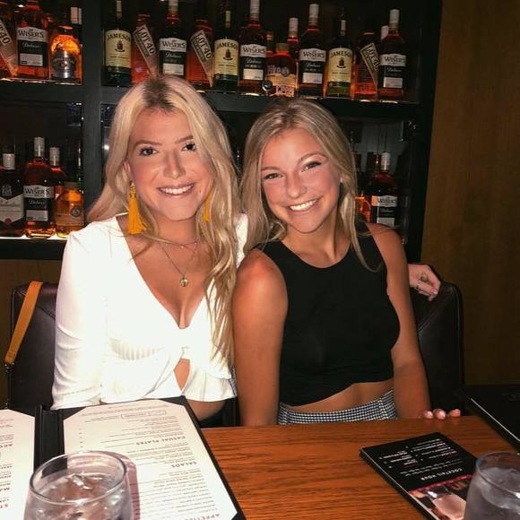 Meet your Posher, Monique - Picture 1 of 1